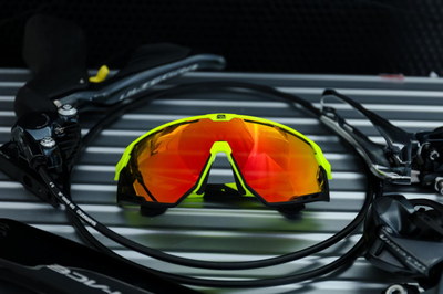 骑行眼镜的“呼吸”之道 透气孔的设计奥秘与选择指南